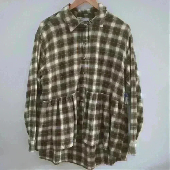 ARIZONA  JEAN CO. | Women's Olive/White/Tan Plaid Flannel Button Up Shirt - Picture 1 of 4